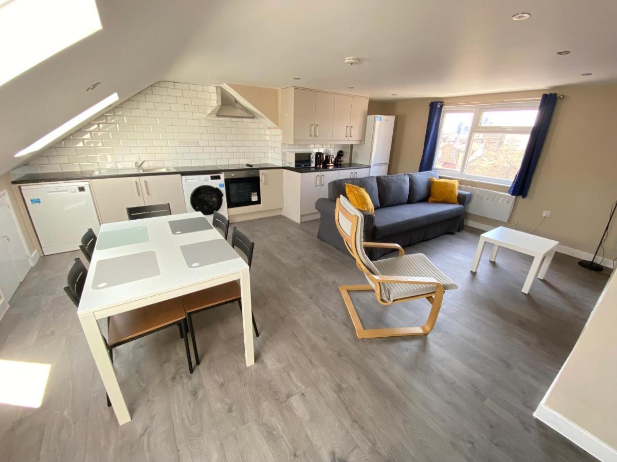 Stunning 1 Bedroom Flat In Wood Green 伦敦 外观 照片